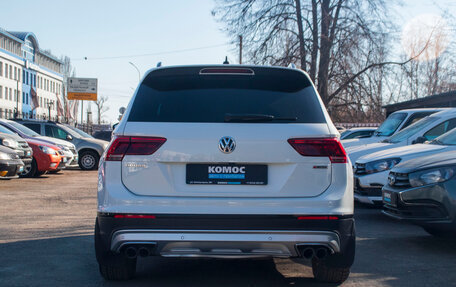 Volkswagen Tiguan II, 2019 год, 2 799 000 рублей, 4 фотография