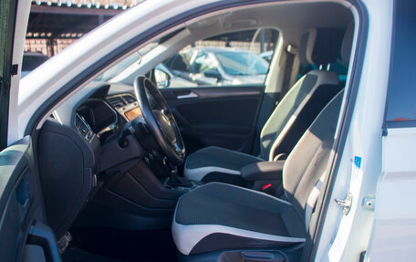 Volkswagen Tiguan II, 2019 год, 2 799 000 рублей, 9 фотография