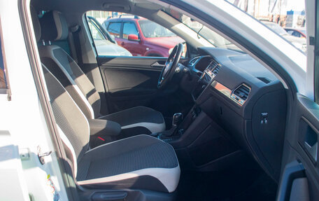 Volkswagen Tiguan II, 2019 год, 2 799 000 рублей, 10 фотография