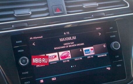 Volkswagen Tiguan II, 2019 год, 2 799 000 рублей, 19 фотография