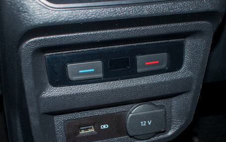 Volkswagen Tiguan II, 2019 год, 2 799 000 рублей, 26 фотография