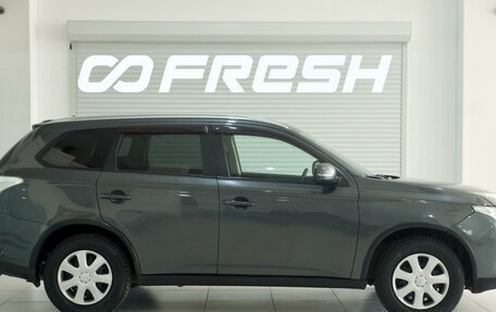 Mitsubishi Outlander III рестайлинг 3, 2014 год, 1 600 000 рублей, 5 фотография