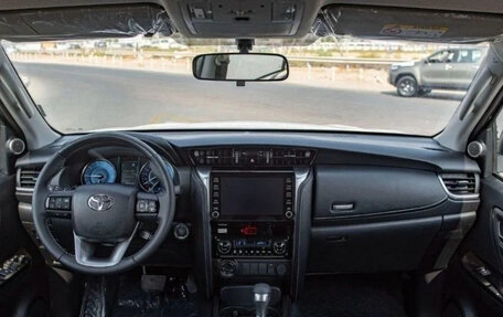 Toyota Fortuner II, 2026 год, 5 590 000 рублей, 12 фотография