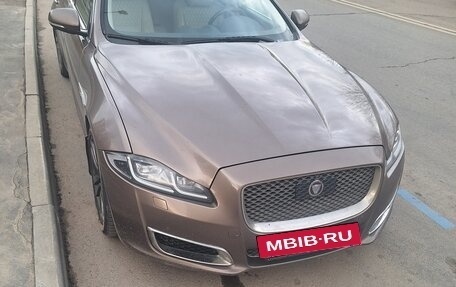 Jaguar XJ IV (X351), 2017 год, 4 000 000 рублей, 4 фотография