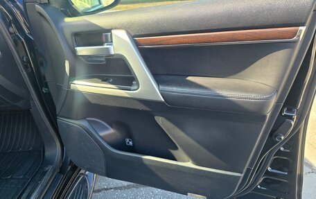 Toyota Land Cruiser 200, 2015 год, 5 850 000 рублей, 30 фотография