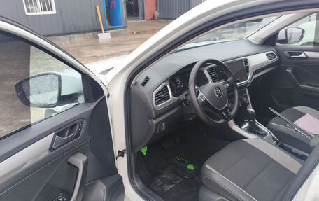 Volkswagen T-Roc I, 2022 год, 1 900 000 рублей, 6 фотография