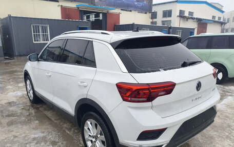 Volkswagen T-Roc I, 2022 год, 1 900 000 рублей, 3 фотография