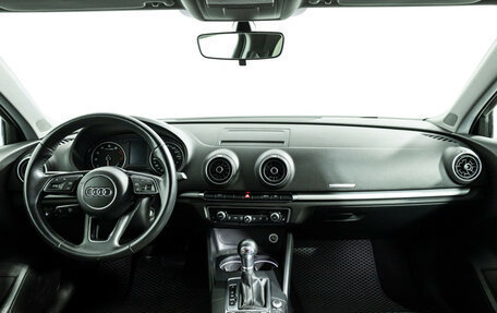 Audi A3, 2018 год, 1 999 000 рублей, 13 фотография