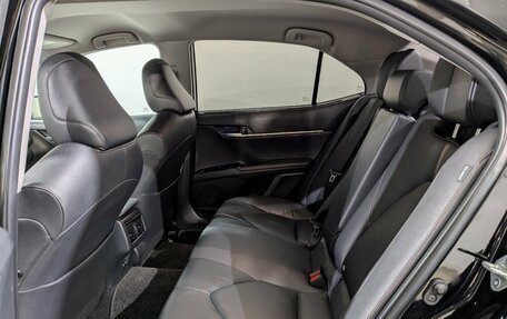 Toyota Camry, 2020 год, 3 050 000 рублей, 4 фотография