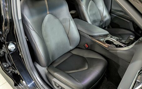 Toyota Camry, 2020 год, 3 050 000 рублей, 13 фотография