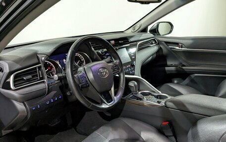 Toyota Camry, 2020 год, 3 050 000 рублей, 28 фотография