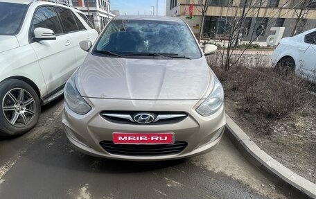 Hyundai Solaris II рестайлинг, 2011 год, 530 000 рублей, 1 фотография