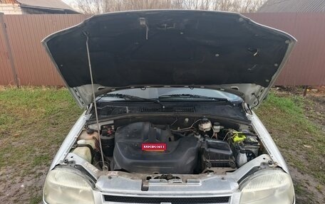 Chevrolet Niva I рестайлинг, 2003 год, 370 000 рублей, 1 фотография