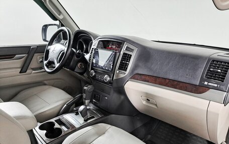 Mitsubishi Pajero IV, 2017 год, 3 300 000 рублей, 13 фотография