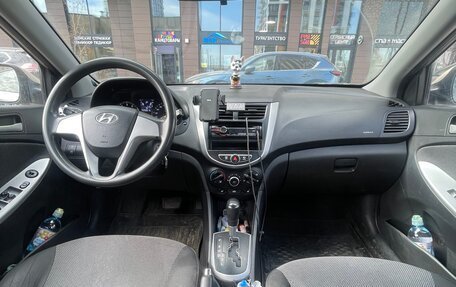 Hyundai Solaris II рестайлинг, 2011 год, 530 000 рублей, 6 фотография