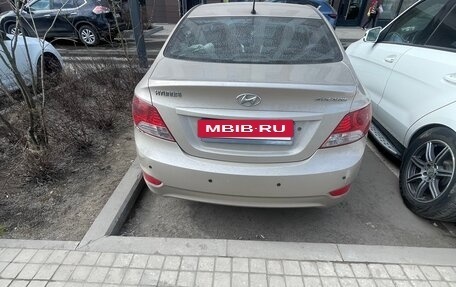 Hyundai Solaris II рестайлинг, 2011 год, 530 000 рублей, 3 фотография