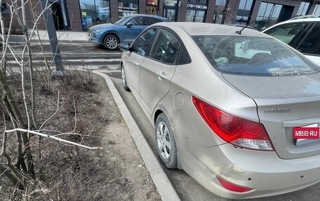 Hyundai Solaris II рестайлинг, 2011 год, 530 000 рублей, 4 фотография