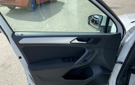 Volkswagen Tiguan II, 2019 год, 2 230 000 рублей, 8 фотография