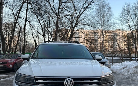 Volkswagen Tiguan II, 2018 год, 3 300 000 рублей, 1 фотография