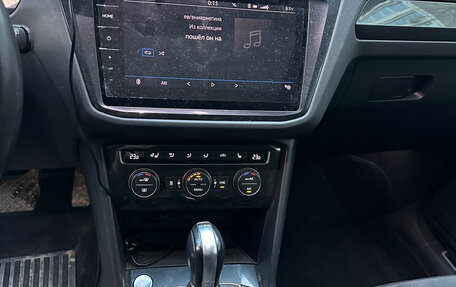 Volkswagen Tiguan II, 2018 год, 3 300 000 рублей, 6 фотография