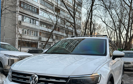 Volkswagen Tiguan II, 2018 год, 3 300 000 рублей, 2 фотография