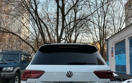 Volkswagen Tiguan II, 2018 год, 3 300 000 рублей, 3 фотография