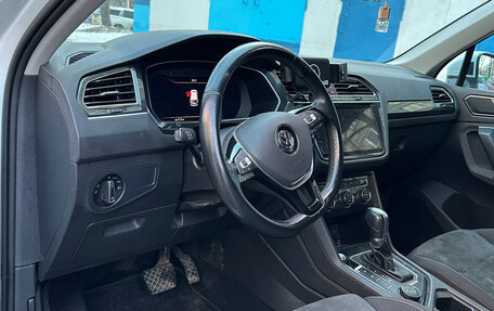 Volkswagen Tiguan II, 2018 год, 3 300 000 рублей, 16 фотография