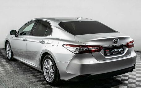 Toyota Camry, 2019 год, 2 990 000 рублей, 7 фотография