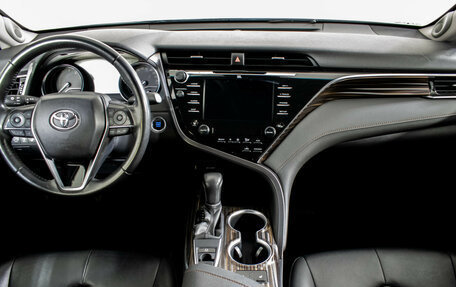 Toyota Camry, 2019 год, 2 990 000 рублей, 11 фотография