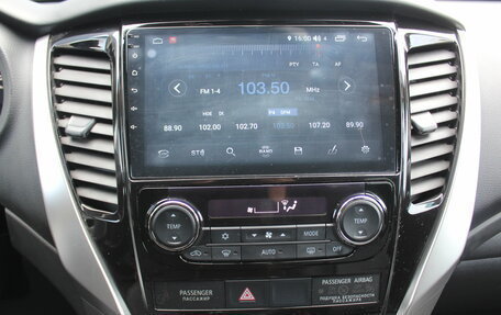 Mitsubishi Pajero Sport III рестайлинг, 2018 год, 3 390 000 рублей, 18 фотография