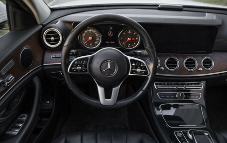Mercedes-Benz E-Класс, 2018 год, 3 379 000 рублей, 12 фотография