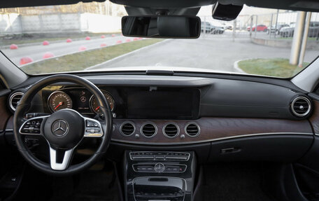 Mercedes-Benz E-Класс, 2018 год, 3 379 000 рублей, 11 фотография