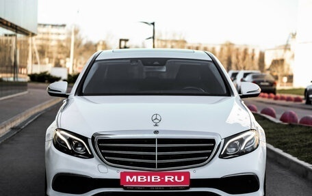 Mercedes-Benz E-Класс, 2018 год, 3 379 000 рублей, 3 фотография