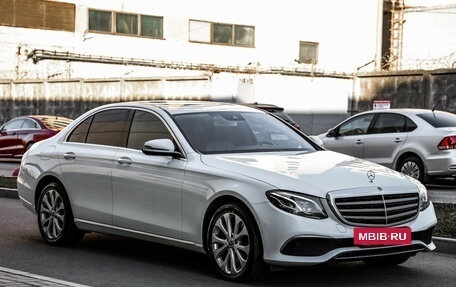 Mercedes-Benz E-Класс, 2018 год, 3 379 000 рублей, 4 фотография