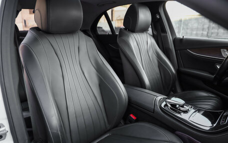 Mercedes-Benz E-Класс, 2018 год, 3 379 000 рублей, 27 фотография