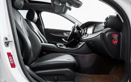 Mercedes-Benz E-Класс, 2018 год, 3 379 000 рублей, 28 фотография