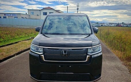 Honda Stepwgn, 2022 год, 2 150 000 рублей, 1 фотография