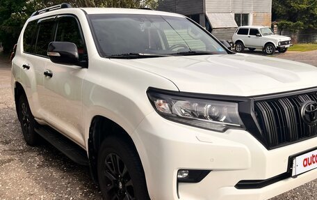 Toyota Land Cruiser Prado 150 рестайлинг 2, 2017 год, 4 248 000 рублей, 1 фотография