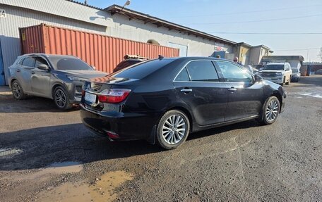 Toyota Camry, 2017 год, 1 995 000 рублей, 6 фотография