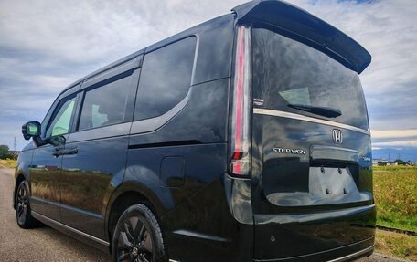 Honda Stepwgn, 2022 год, 2 150 000 рублей, 4 фотография