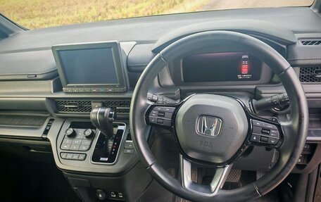 Honda Stepwgn, 2022 год, 2 150 000 рублей, 8 фотография