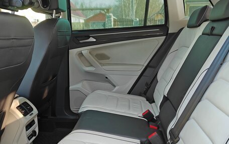 Volkswagen Tiguan II, 2020 год, 3 950 000 рублей, 6 фотография