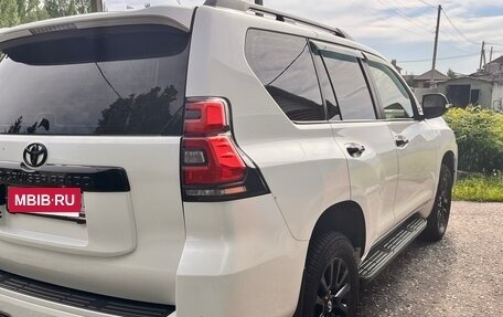 Toyota Land Cruiser Prado 150 рестайлинг 2, 2017 год, 4 248 000 рублей, 5 фотография