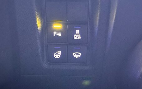 Toyota Land Cruiser Prado 150 рестайлинг 2, 2017 год, 4 248 000 рублей, 8 фотография