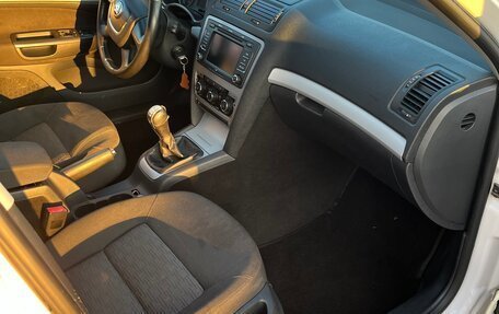 Skoda Octavia, 2010 год, 600 000 рублей, 8 фотография