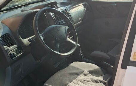 Mitsubishi Space Star I рестайлинг, 1999 год, 300 000 рублей, 11 фотография