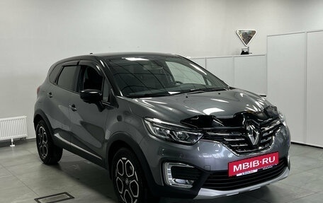 Renault Kaptur I рестайлинг, 2021 год, 1 999 000 рублей, 2 фотография