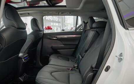 Toyota Highlander, 2025 год, 6 590 000 рублей, 21 фотография