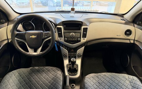 Chevrolet Cruze II, 2011 год, 597 000 рублей, 8 фотография