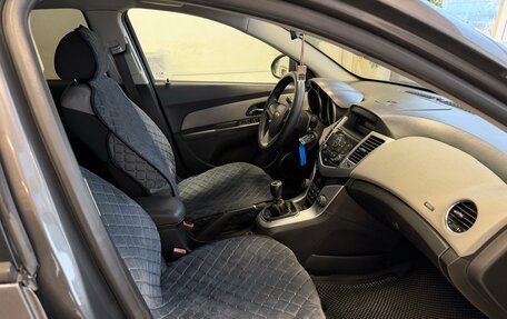 Chevrolet Cruze II, 2011 год, 597 000 рублей, 9 фотография